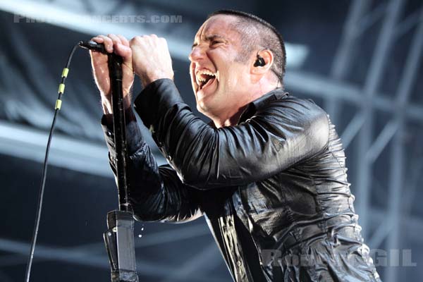 NINE INCH NAILS - 2009-07-31 - PAREDES DE COURA (Portugal) - Praia do Tabuao - 